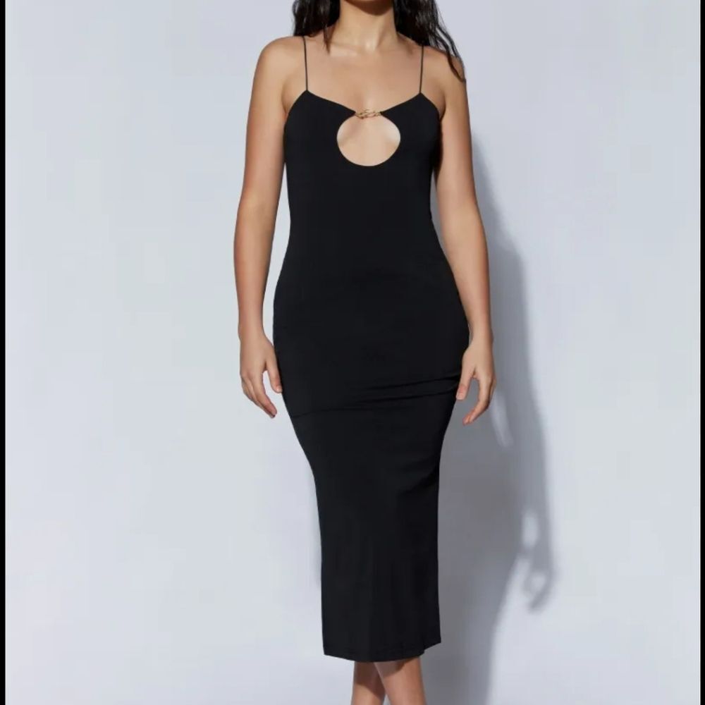 Meshki Ariya Hardware Solid Black Keyhole Midi Dress